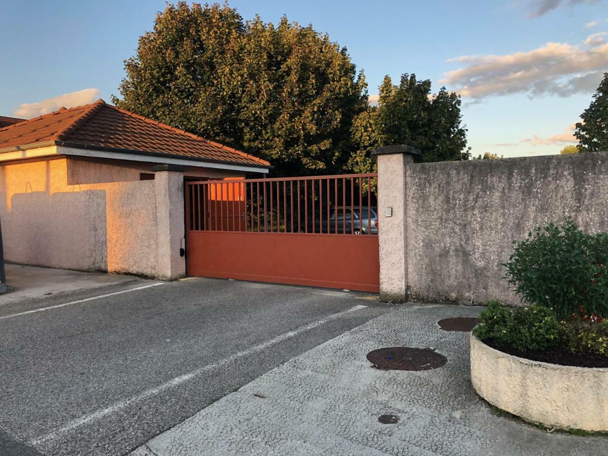 Appartement Au Milieu Des Lacs, Au Bord Du Guiers Aoste Buitenkant foto